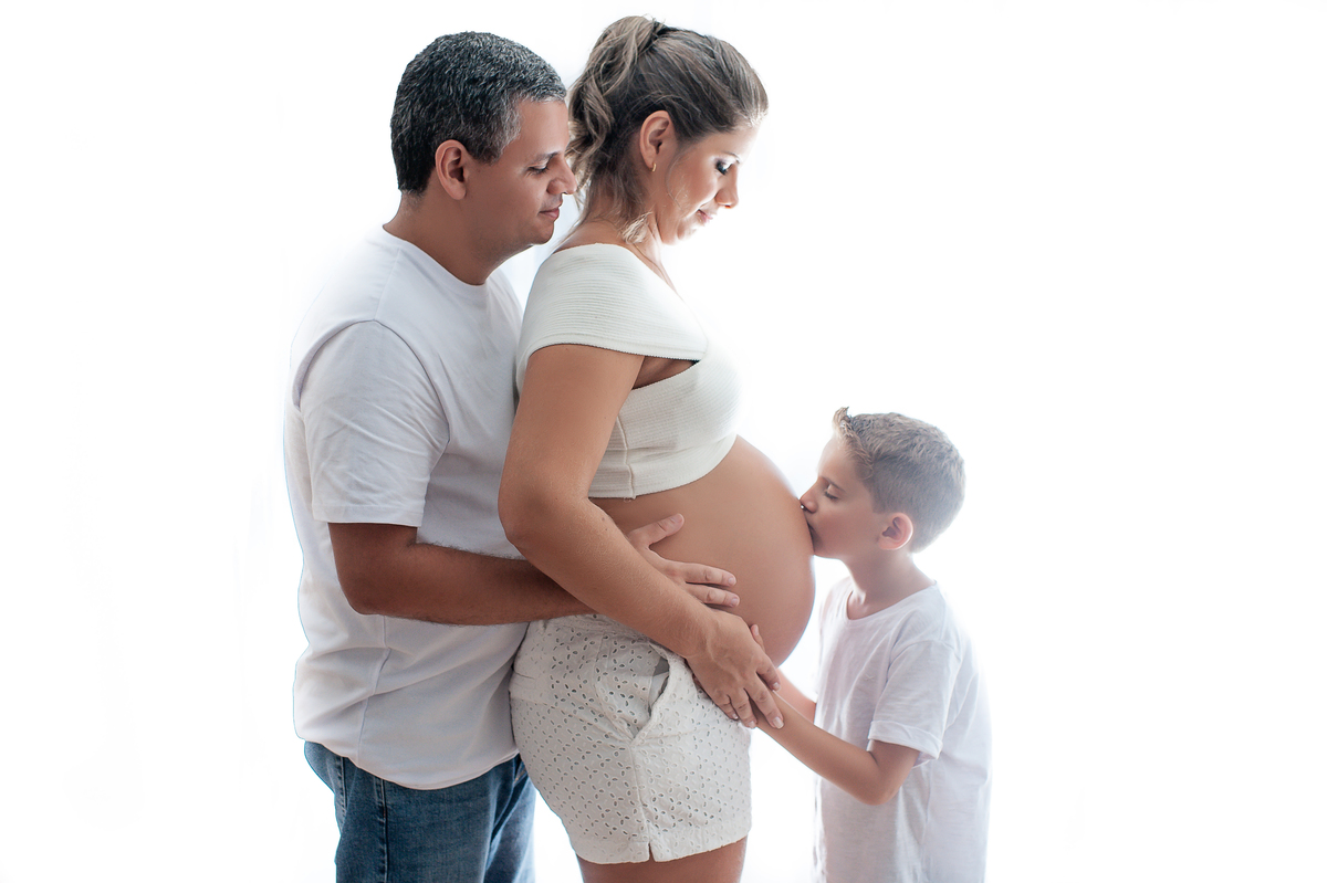gestante rio de janeiro, gestante barra da tijuca, gestante em estúdio, cabelo e maquiagem incluídos, fotos de gestante, ensaio de gestante, gestação saudável, registro da gravidez, lindas fotos de gestante, trio gestante parto e newborn