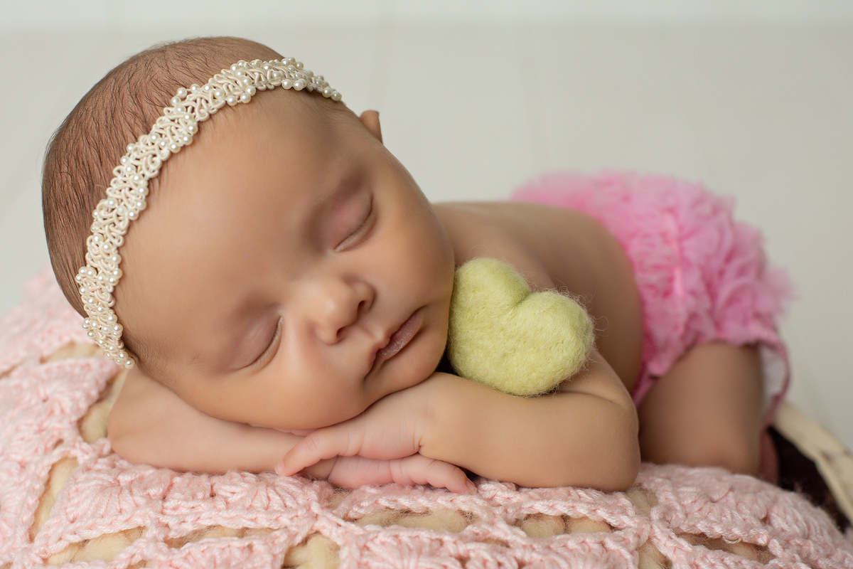 melhor fotógrafa newborn, newborn barra da tijuca, newborn barra, melhor estúdio newborn, parto gestante e newborn, ensaio newborn barra, best newborn photographer, foto de bebê, newborn em estúdio
