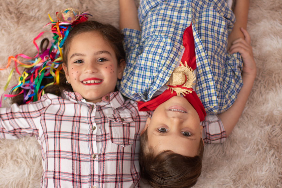 mini sessão de são joão, mini sessão festa junina, ensaio fotográfico infantil, estúdio fotográfico infantil barra da tijuca, fotografia infantil, festa junina, fotografia de gestante, parto, newborn, acompanhamento e crianças
