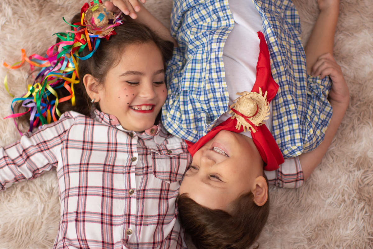 mini sessão de são joão, mini sessão festa junina, ensaio fotográfico infantil, estúdio fotográfico infantil barra da tijuca, fotografia infantil, festa junina, fotografia de gestante, parto, newborn, acompanhamento e crianças
