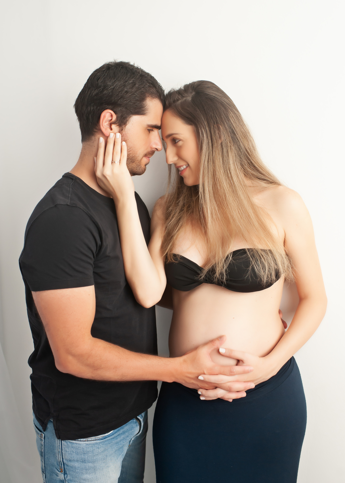 ensaio gestante barra da tijuca, gestante em estúdio, gestante casual, fotos de gestante, ensaio de gestante elegante, ensaio de gestante casual