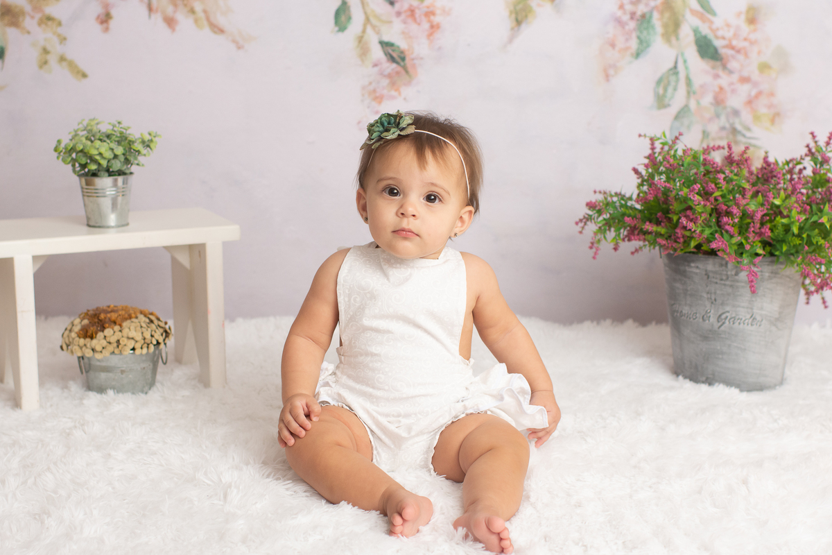 ensaio de 1 aninho, fotos de 1 aninho, smash the cake em estúdio, bolo fake, gêmeas, fotos de bebê, ensaio infantil barra da tijuca