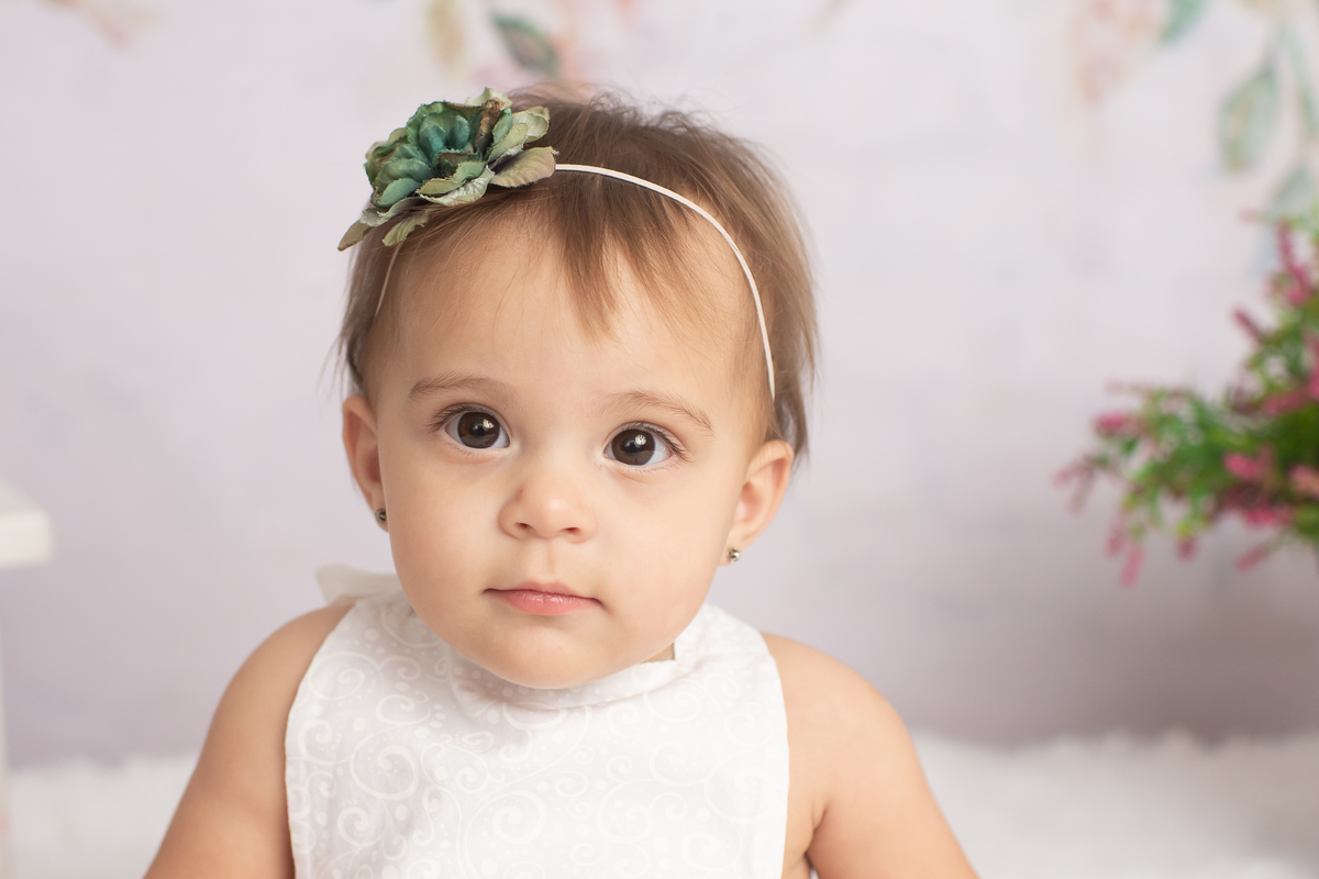 ensaio de 1 aninho, fotos de 1 aninho, smash the cake em estúdio, bolo fake, gêmeas, fotos de bebê, ensaio infantil barra da tijuca