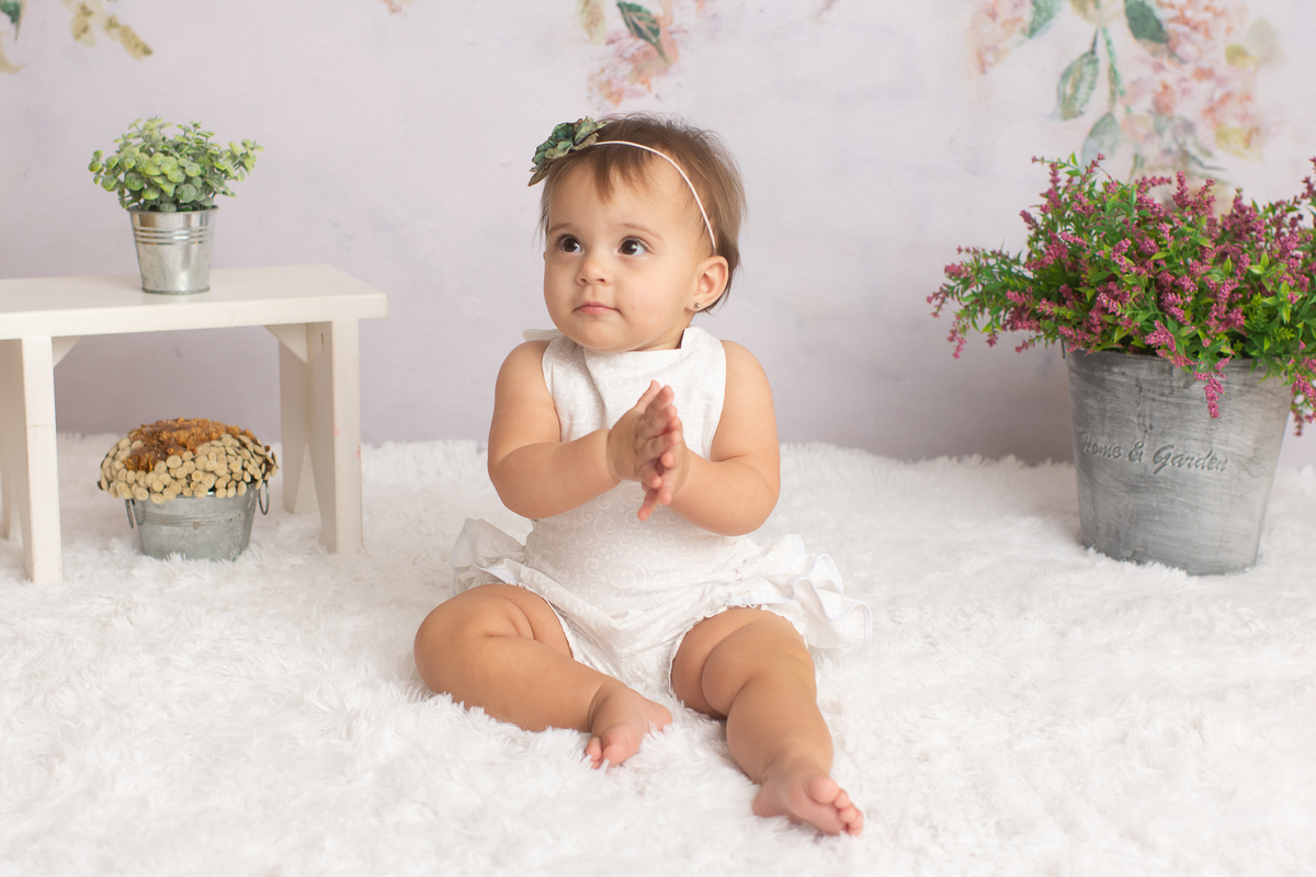 ensaio de 1 aninho, fotos de 1 aninho, smash the cake em estúdio, bolo fake, gêmeas, fotos de bebê, ensaio infantil barra da tijuca