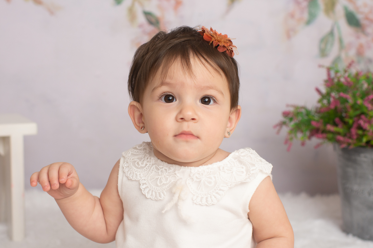 ensaio de 1 aninho, fotos de 1 aninho, smash the cake em estúdio, bolo fake, gêmeas, fotos de bebê, ensaio infantil barra da tijuca