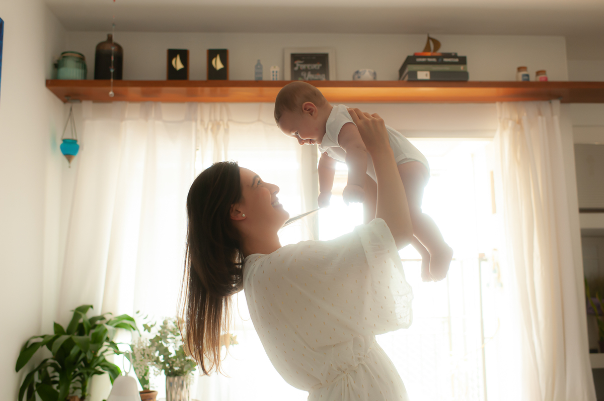 ensaio de familia, ensaio lifestyle, ensaio em casa, ensaio de bebe em casa, fotografia de familia, fotos de familia, fotos de bebe, foto de bebe em casa, registro do dia a dia do bebe, fotos newborn, newborn barra, foto de parto, foto de gestante 