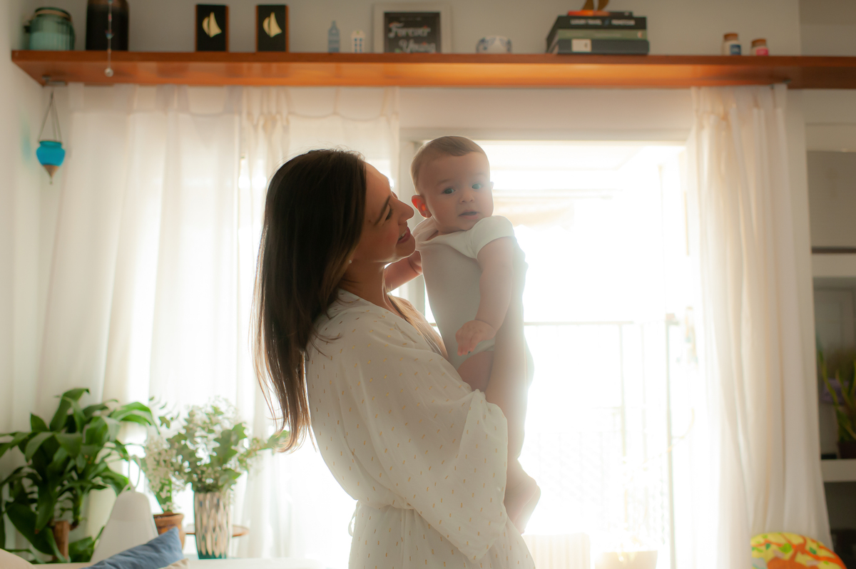 ensaio de familia, ensaio lifestyle, ensaio em casa, ensaio de bebe em casa, fotografia de familia, fotos de familia, fotos de bebe, foto de bebe em casa, registro do dia a dia do bebe, fotos newborn, newborn barra, foto de parto, foto de gestante 