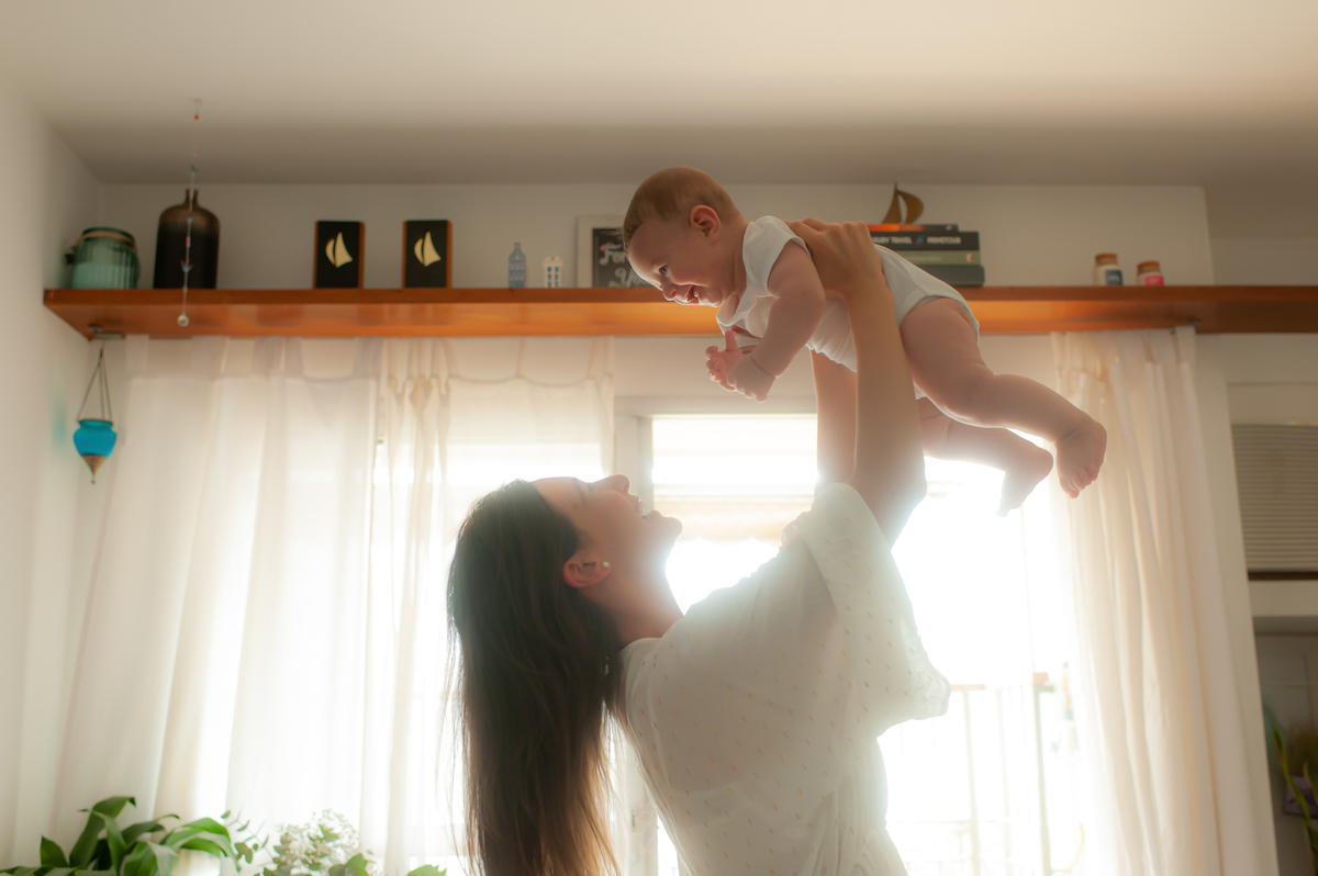 ensaio de familia, ensaio lifestyle, ensaio em casa, ensaio de bebe em casa, fotografia de familia, fotos de familia, fotos de bebe, foto de bebe em casa, registro do dia a dia do bebe, fotos newborn, newborn barra, foto de parto, foto de gestante 