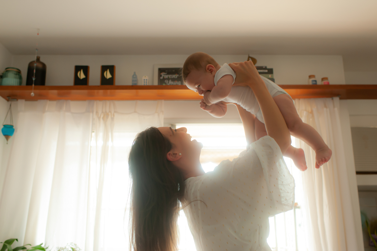 ensaio de familia, ensaio lifestyle, ensaio em casa, ensaio de bebe em casa, fotografia de familia, fotos de familia, fotos de bebe, foto de bebe em casa, registro do dia a dia do bebe, fotos newborn, newborn barra, foto de parto, foto de gestante 