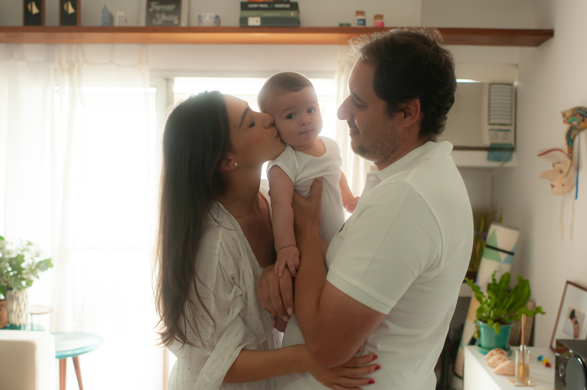 ensaio de familia, ensaio lifestyle, ensaio em casa, ensaio de bebe em casa, fotografia de familia, fotos de familia, fotos de bebe, foto de bebe em casa, registro do dia a dia do bebe, fotos newborn, newborn barra, foto de parto, foto de gestante 