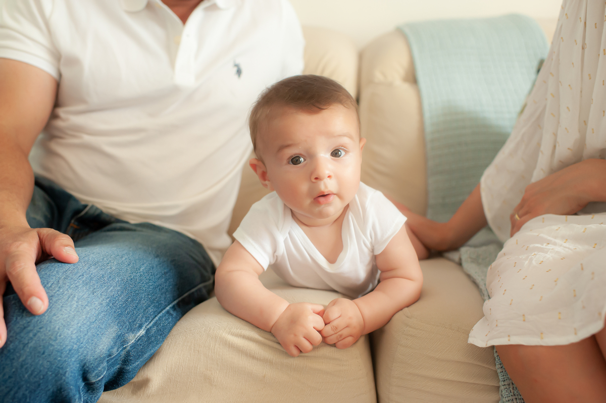 ensaio de familia, ensaio lifestyle, ensaio em casa, ensaio de bebe em casa, fotografia de familia, fotos de familia, fotos de bebe, foto de bebe em casa, registro do dia a dia do bebe, fotos newborn, newborn barra, foto de parto, foto de gestante 