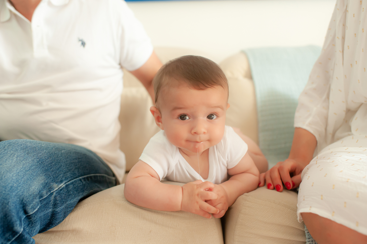 ensaio de familia, ensaio lifestyle, ensaio em casa, ensaio de bebe em casa, fotografia de familia, fotos de familia, fotos de bebe, foto de bebe em casa, registro do dia a dia do bebe, fotos newborn, newborn barra, foto de parto, foto de gestante 