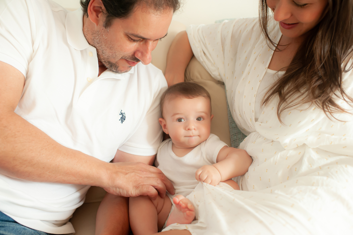 ensaio de familia, ensaio lifestyle, ensaio em casa, ensaio de bebe em casa, fotografia de familia, fotos de familia, fotos de bebe, foto de bebe em casa, registro do dia a dia do bebe, fotos newborn, newborn barra, foto de parto, foto de gestante 