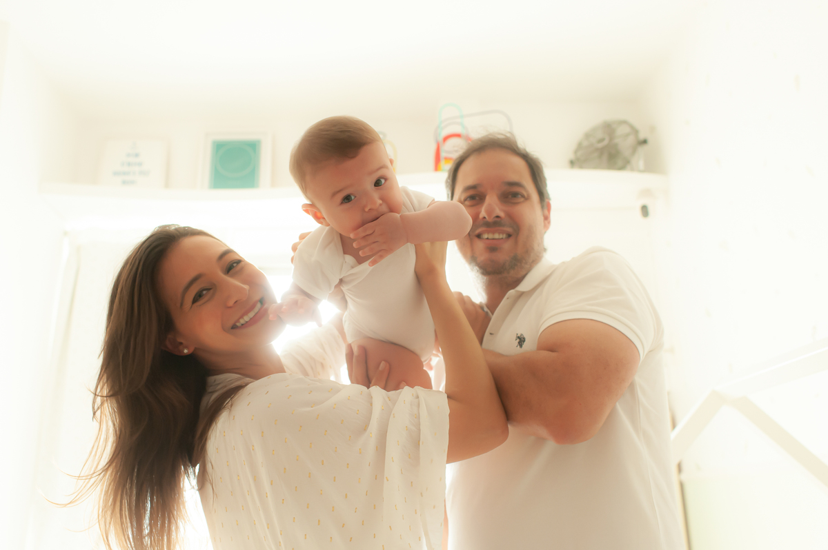 ensaio de familia, ensaio lifestyle, ensaio em casa, ensaio de bebe em casa, fotografia de familia, fotos de familia, fotos de bebe, foto de bebe em casa, registro do dia a dia do bebe, fotos newborn, newborn barra, foto de parto, foto de gestante 