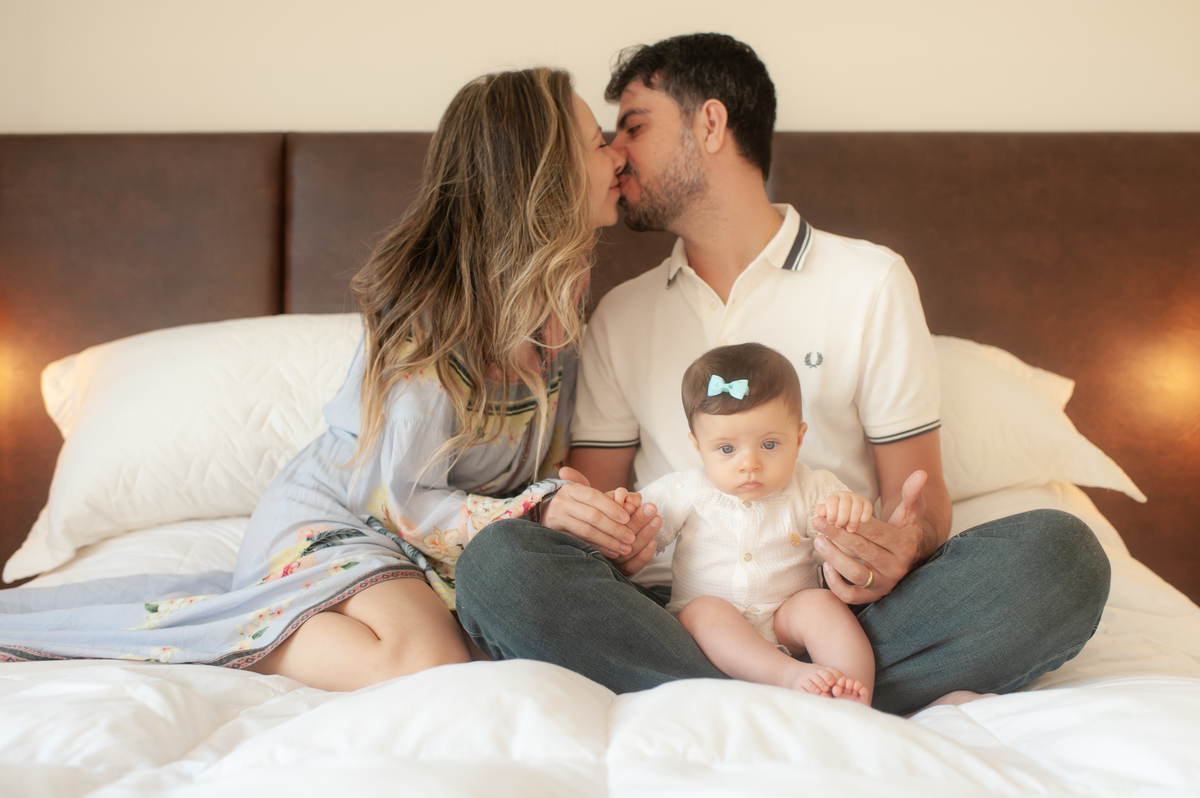 ensaio de familia, ensaio lifestyle, ensaio em casa, ensaio de bebe em casa, fotografia de familia, fotos de familia, fotos de bebe, foto de bebe em casa, registro do dia a dia do bebe, fotos newborn, newborn barra, foto de parto, foto de gestante 