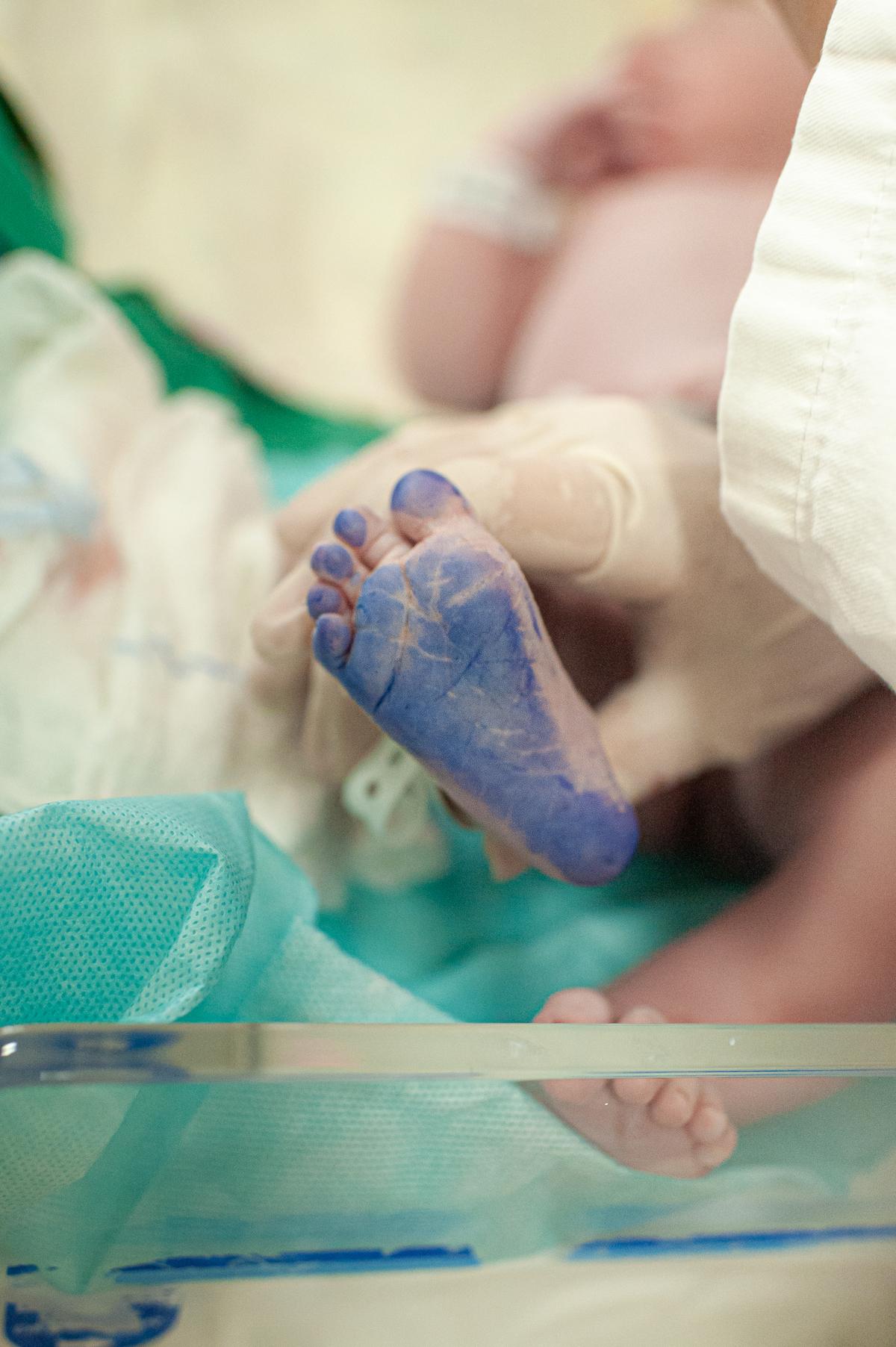 fotografia de parto, foto de parto, registro fotografico de parto, parto cesarea, fotos de cesarea, fotografa de parto, foto de nascimento, foto de parto na perinatal, melhor fotografa de partos