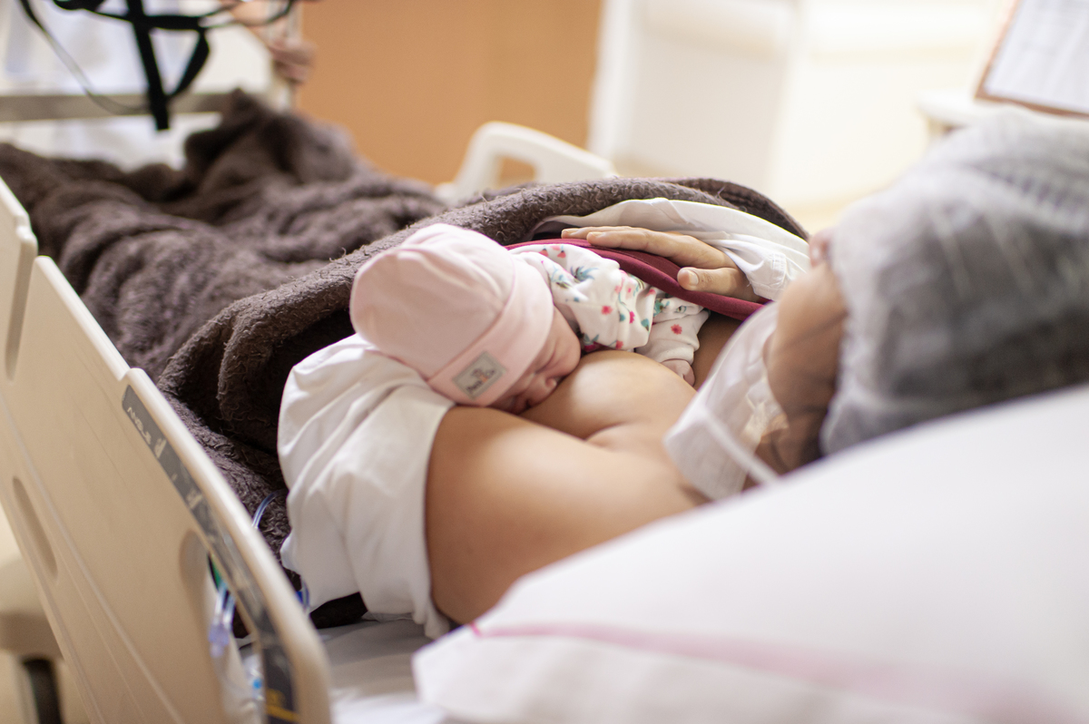 fotografia de parto, foto de parto, registro fotografico de parto, parto cesarea, fotos de cesarea, fotografa de parto, foto de nascimento, foto de parto na perinatal, melhor fotografa de partos