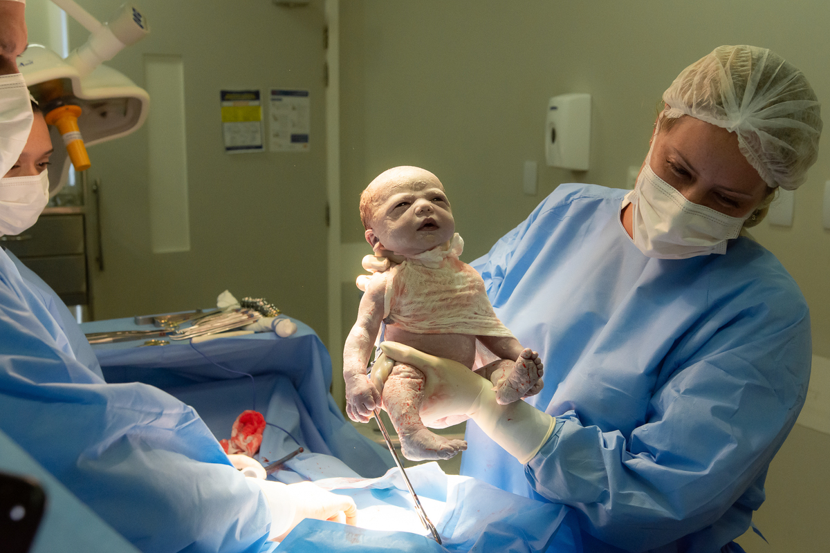fotografia de parto, foto de parto, parto cesarea, cesarea humanizada, fotos na maternidade, perinatal, perinatal barra, fotógrafa de parto, fotografia newborn, newborn barra da tijuca, newborn rio de janeiro, melhor fotógrafa newborn, fotos de bebê barra