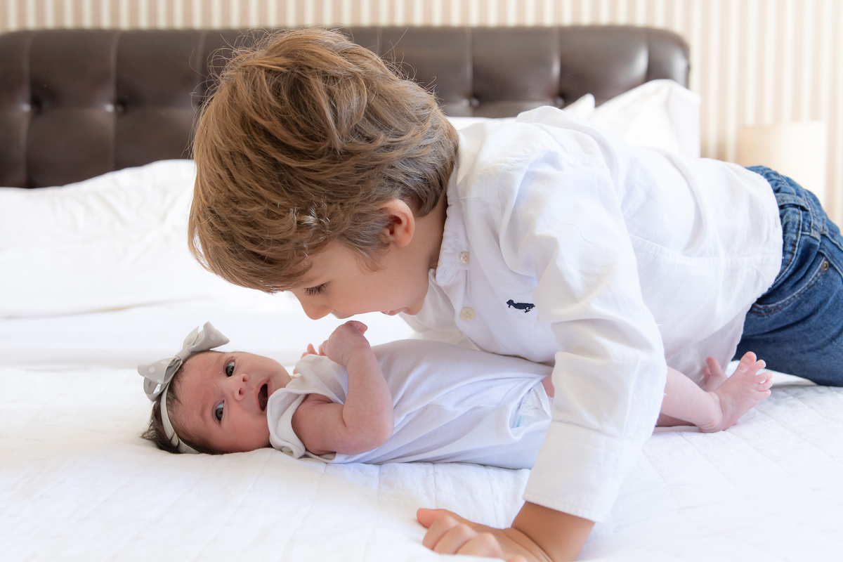 acompanhamento de bebês, acompanhamento fotográfico de bebês, acompanhamento lifestyle, ensaio lifestyle, ensaio de família, fotos de família, newborn barra da tijuca, fotografia newborn, melhor fotógrafa newborn do Rio, fotos de família, newborn barra