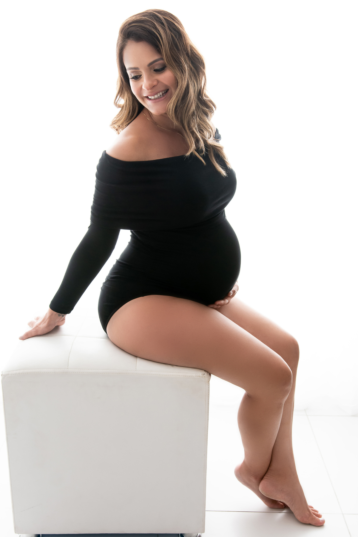 ensaio gestante, fotos de gestante, cabelo e maquiagem incluídos, gestante em estúdio, gestante barra da tijuca, lindas fotos de gestante, fotografia de gestante, fotografia newborn barra da tijuca, melhor fotógrafa newborn, ensaio gestante com newborn