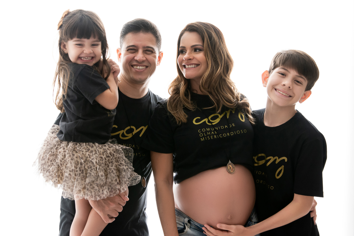 ensaio gestante, fotos de gestante, cabelo e maquiagem incluídos, gestante em estúdio, gestante barra da tijuca, lindas fotos de gestante, fotografia de gestante, fotografia newborn barra da tijuca, melhor fotógrafa newborn, ensaio gestante com newborn