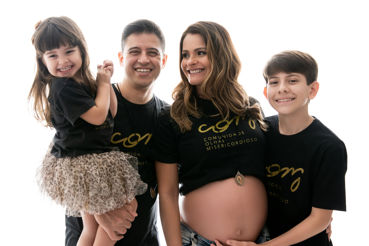 ensaio gestante, fotos de gestante, cabelo e maquiagem incluídos, gestante em estúdio, gestante barra da tijuca, lindas fotos de gestante, fotografia de gestante, fotografia newborn barra da tijuca, melhor fotógrafa newborn, ensaio gestante com newborn
