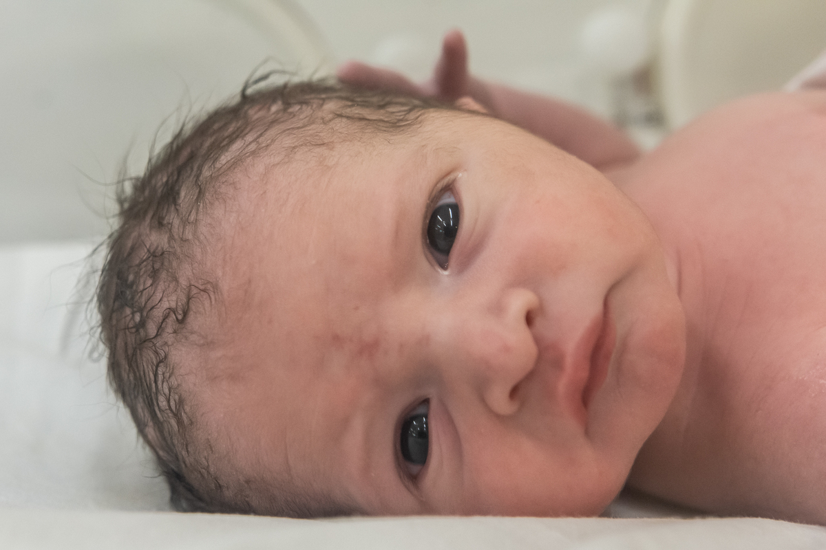 fotografia de parto, fotos de parto, parto cesárea, perinatal, fotos de nascimento, fotógrafa de parto, fotógrafa de bebês, fotografia newborn, fotografia de gestante, cesárea humanizada, melhor fotógrafa newborn
