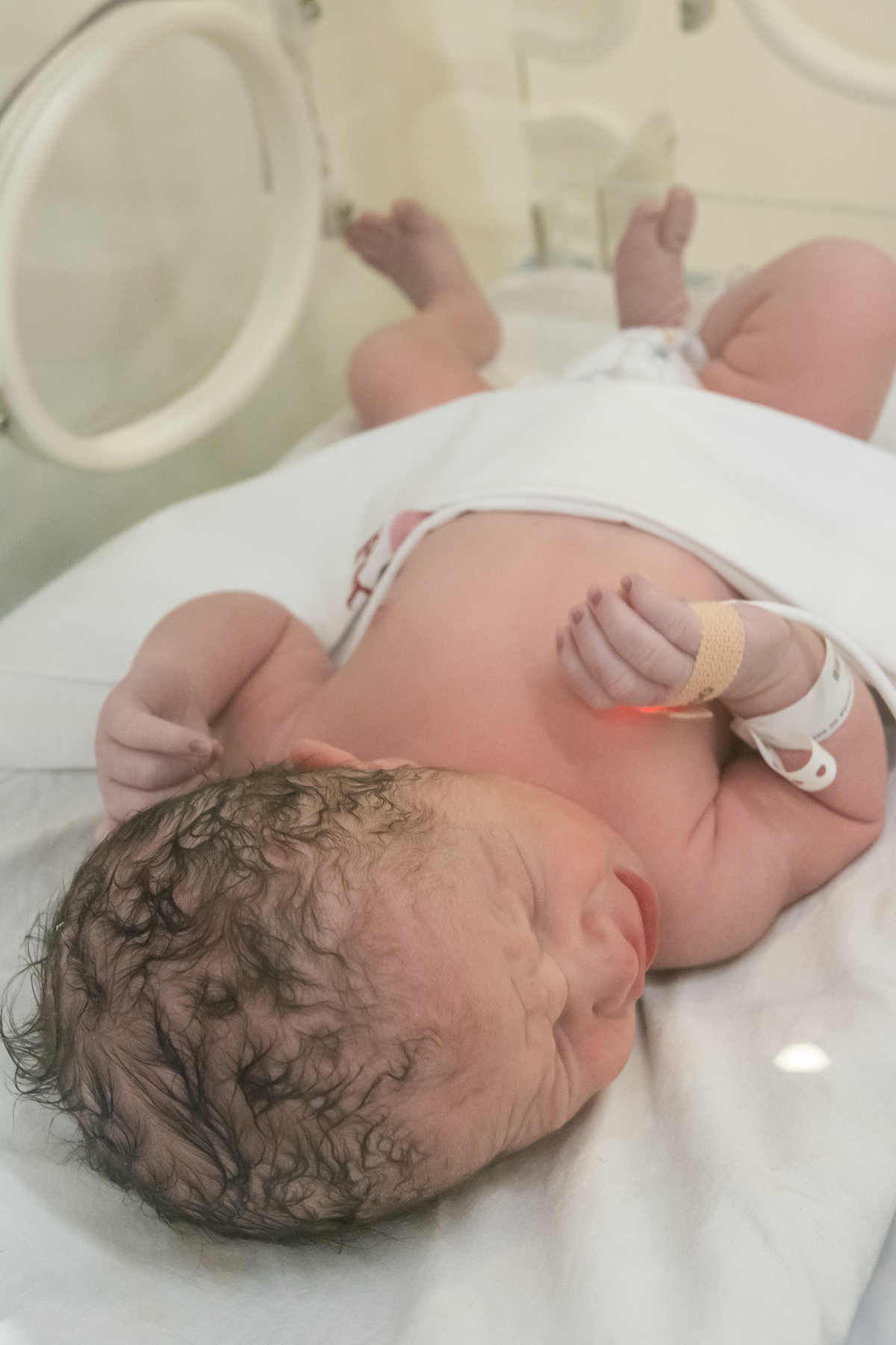fotografia de parto, fotos de parto, parto cesárea, perinatal, fotos de nascimento, fotógrafa de parto, fotógrafa de bebês, fotografia newborn, fotografia de gestante, cesárea humanizada, melhor fotógrafa newborn
