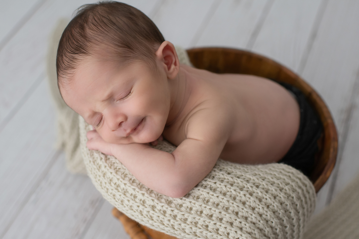 newborn barra da tijuca, melhor fotógrafa newborn do Rio de Janeiro, fotógrafa newborn experiente, fotos newborn, foto de recém-nascido, newborn em estúdio, estúdio climatizado, estúdio na barra, melhor estúdio newborn, pacotes gestante + newborn