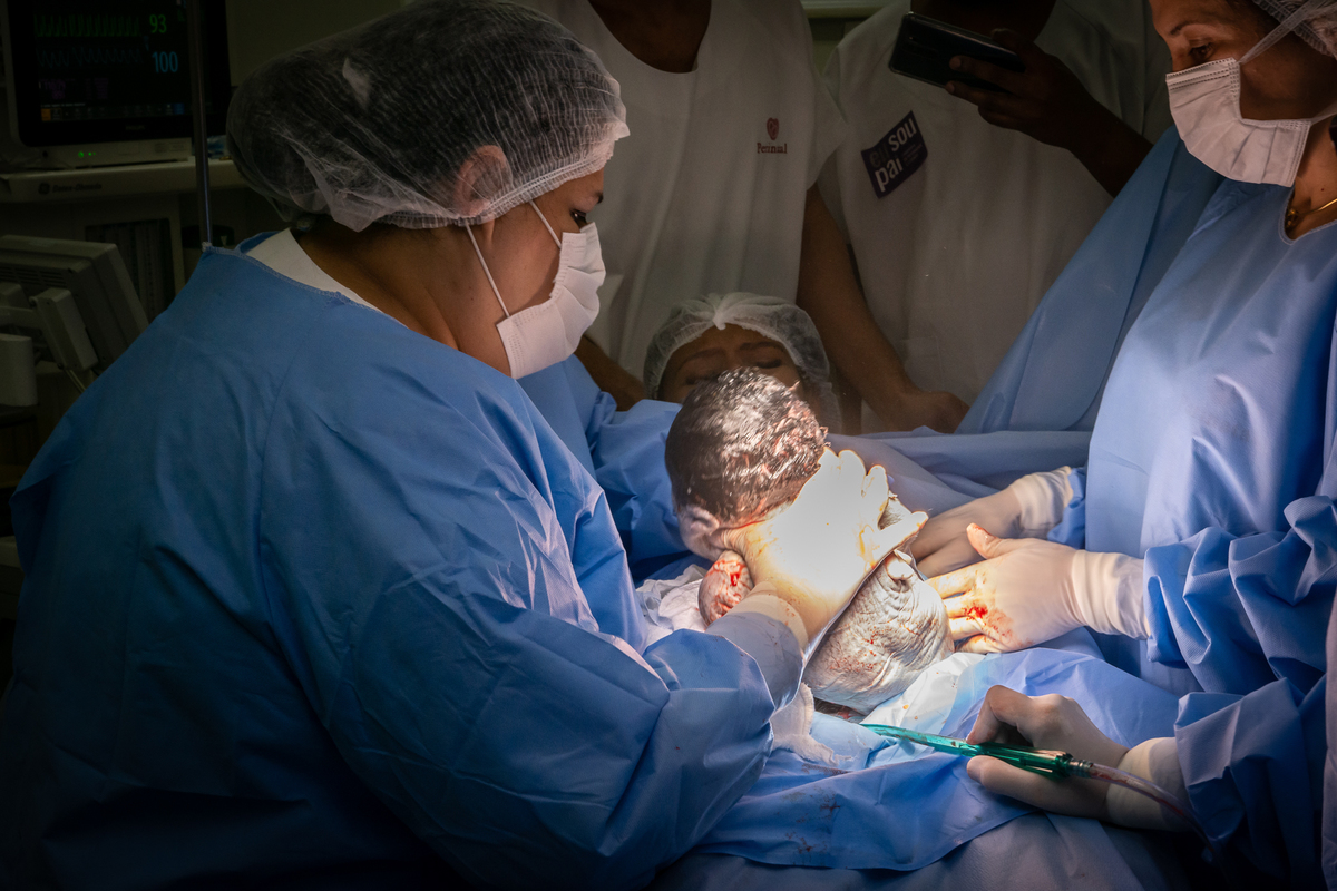 parto, fotografia de parto, cobertura fotográfica de parto, cobertura de parto, filmagem de parto, cesárea, perinatal barra, fotos de parto, melhor fotógrafa de parto