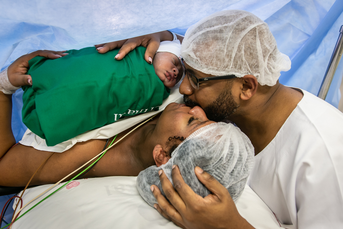 parto, fotografia de parto, cobertura fotográfica de parto, cobertura de parto, filmagem de parto, cesárea, perinatal barra, fotos de parto, melhor fotógrafa de parto