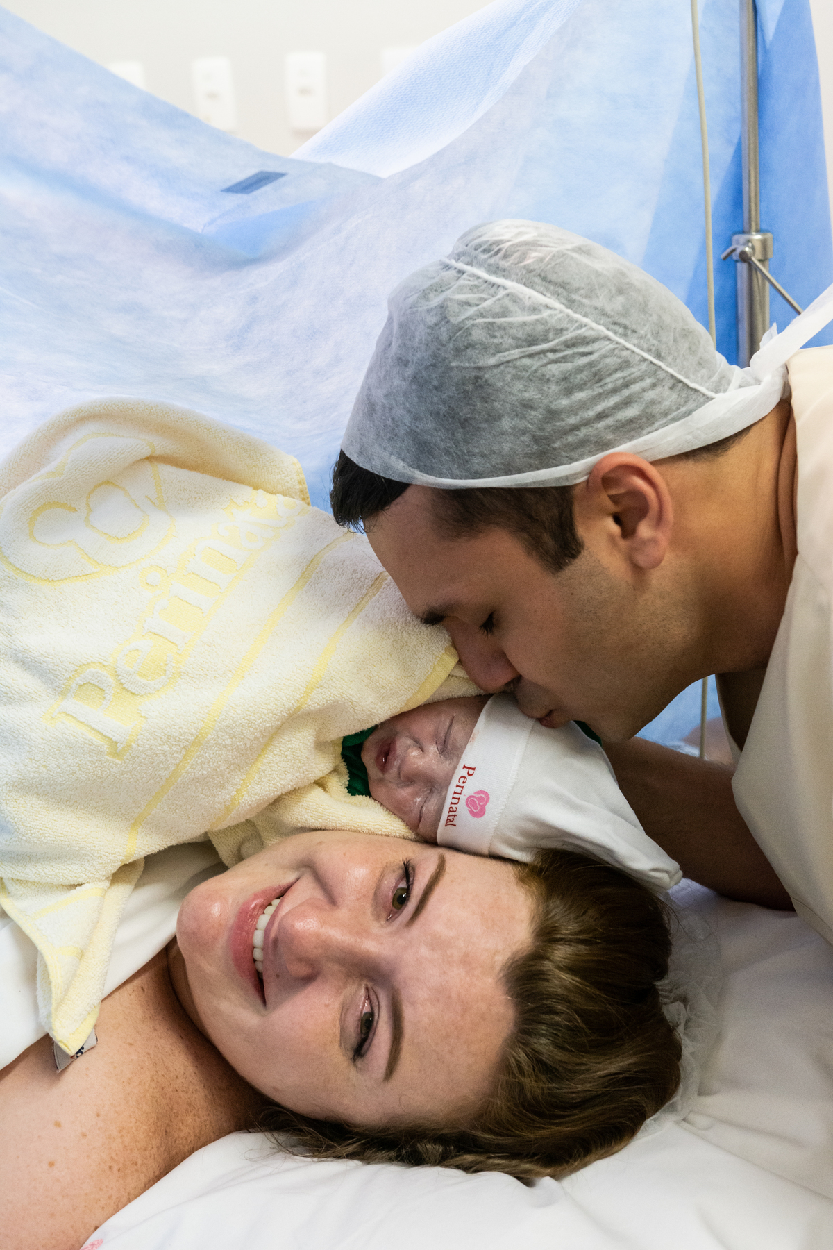 fotos de parto, cobertura de parto, fotografia de parto, filmagem de parto, parto cesáraea, perinatal, perinatal da Barra, newborn, ensaio newborn, melhor fotógrafa de parto, melhor fotógrafa newborn, newborn barra da tijuca, newborn barra