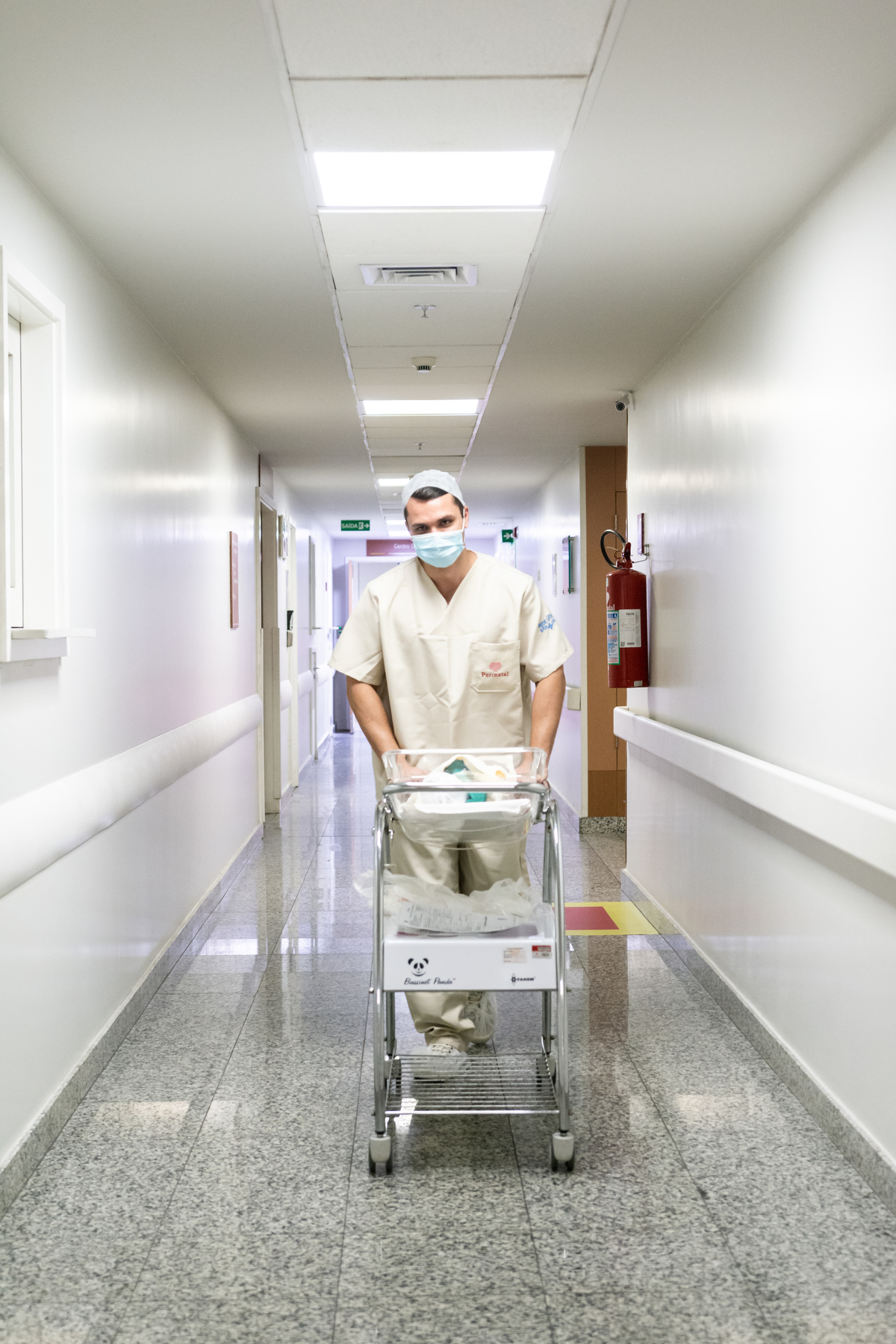 fotos de parto, cobertura de parto, fotografia de parto, filmagem de parto, parto cesáraea, perinatal, perinatal da Barra, newborn, ensaio newborn, melhor fotógrafa de parto, melhor fotógrafa newborn, newborn barra da tijuca, newborn barra