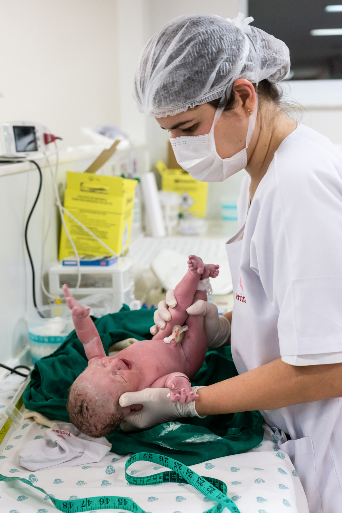 fotos de parto, cobertura de parto, fotografia de parto, filmagem de parto, parto cesáraea, perinatal, perinatal da Barra, newborn, ensaio newborn, melhor fotógrafa de parto, melhor fotógrafa newborn, newborn barra da tijuca, newborn barra