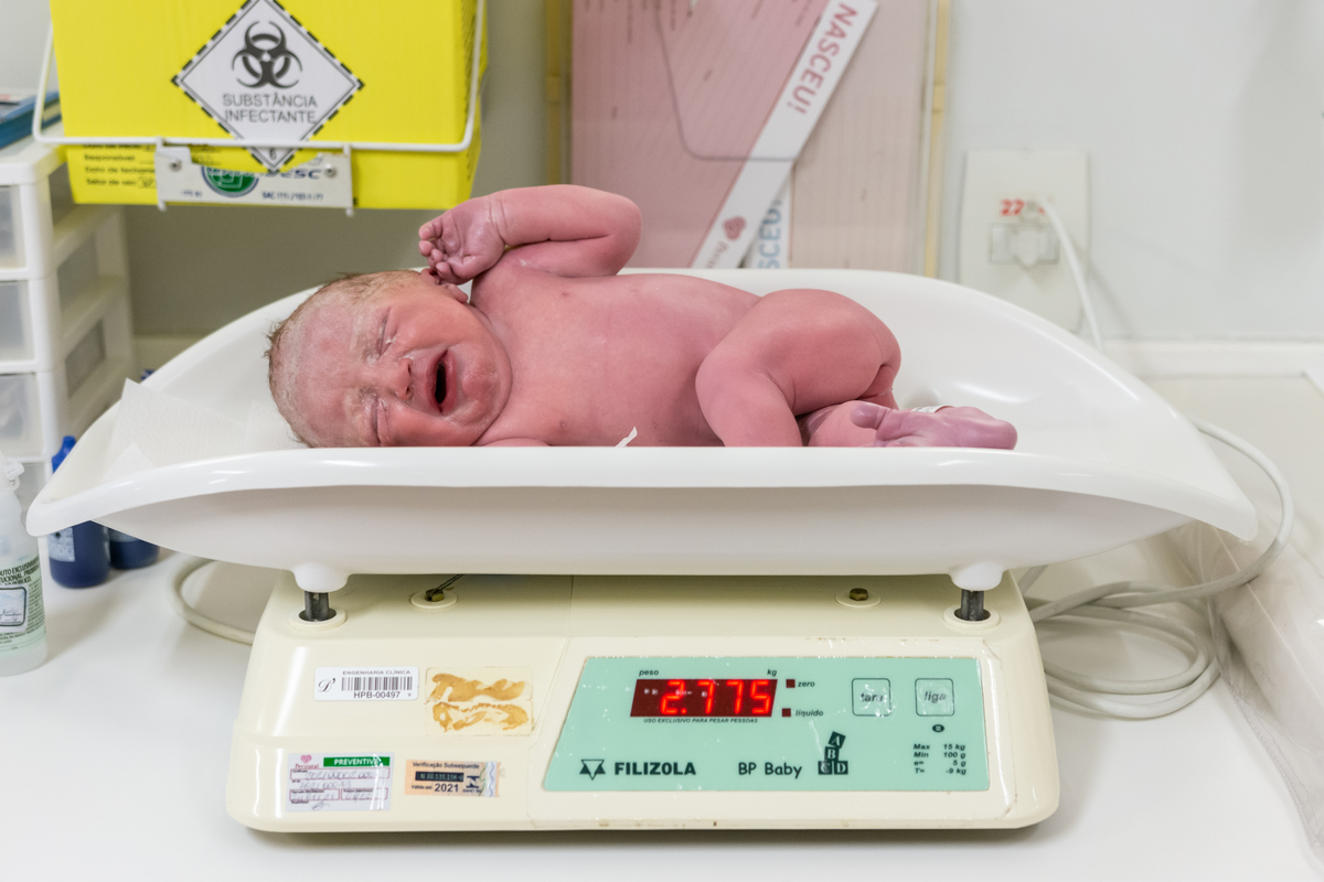 fotos de parto, cobertura de parto, fotografia de parto, filmagem de parto, parto cesáraea, perinatal, perinatal da Barra, newborn, ensaio newborn, melhor fotógrafa de parto, melhor fotógrafa newborn, newborn barra da tijuca, newborn barra