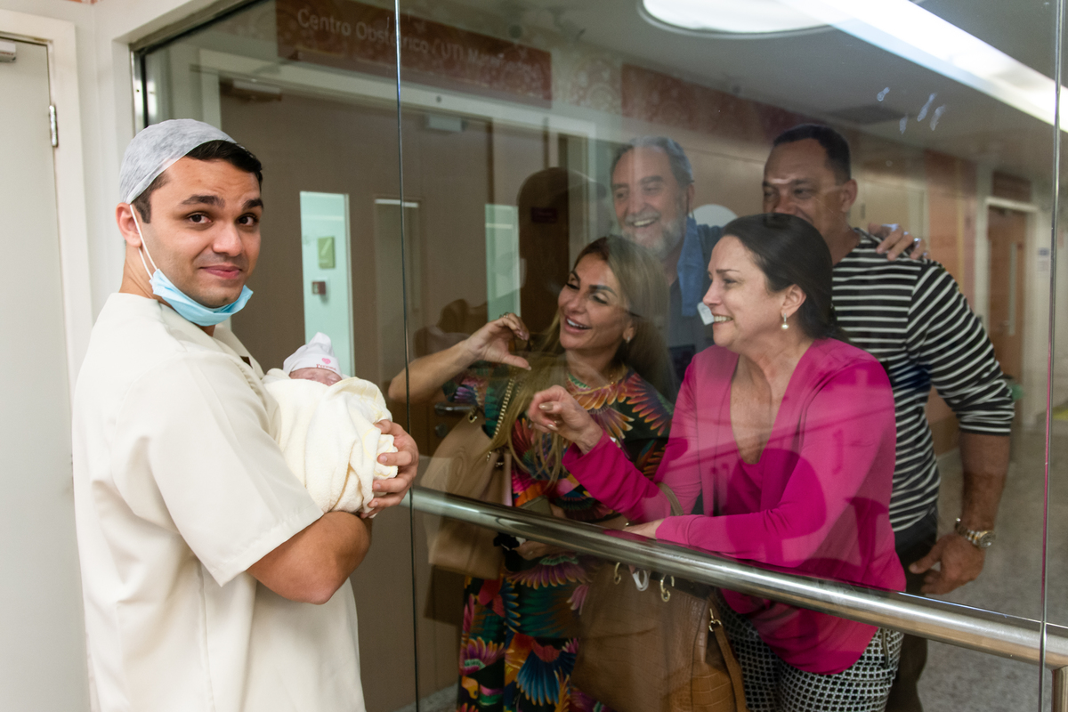 fotos de parto, cobertura de parto, fotografia de parto, filmagem de parto, parto cesáraea, perinatal, perinatal da Barra, newborn, ensaio newborn, melhor fotógrafa de parto, melhor fotógrafa newborn, newborn barra da tijuca, newborn barra