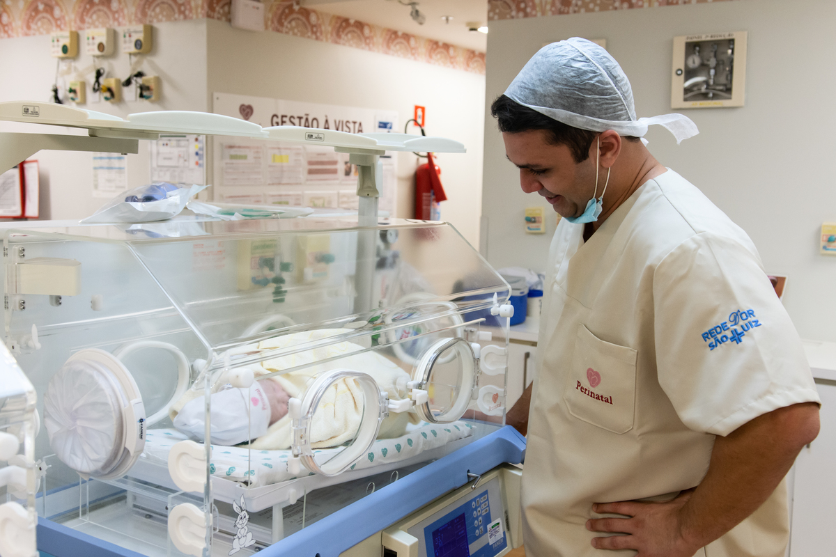 fotos de parto, cobertura de parto, fotografia de parto, filmagem de parto, parto cesáraea, perinatal, perinatal da Barra, newborn, ensaio newborn, melhor fotógrafa de parto, melhor fotógrafa newborn, newborn barra da tijuca, newborn barra