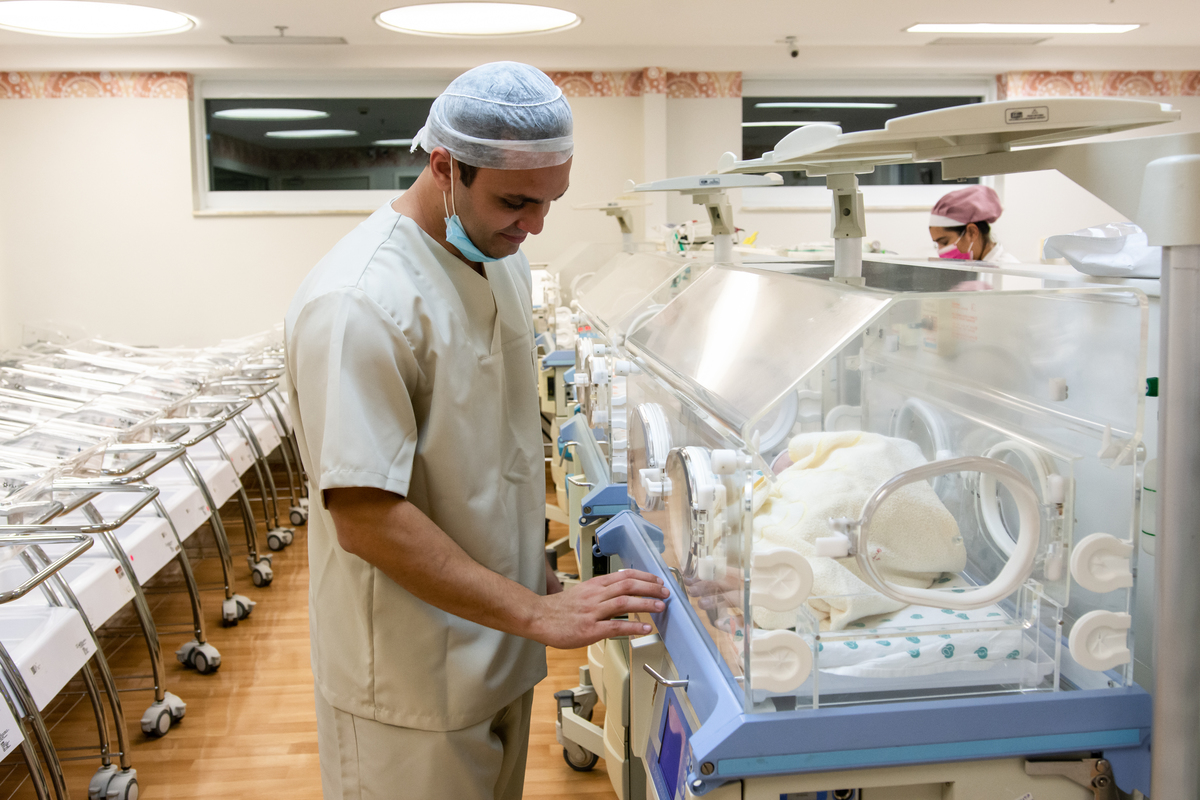 fotos de parto, cobertura de parto, fotografia de parto, filmagem de parto, parto cesáraea, perinatal, perinatal da Barra, newborn, ensaio newborn, melhor fotógrafa de parto, melhor fotógrafa newborn, newborn barra da tijuca, newborn barra