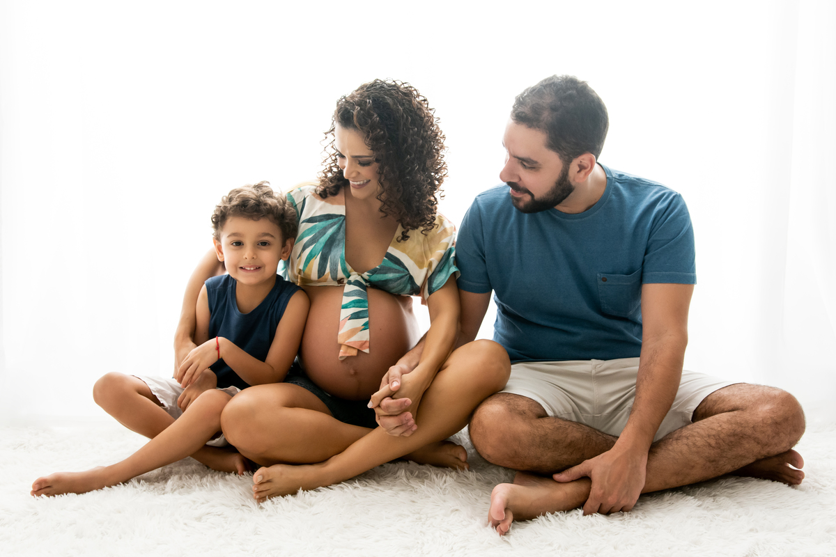gestante, ensaio gestante, ensaio gestante em estúdio, gestante barra da tijuca, fotografia de gestante na barra da tijuca, ensaio de gestante atemporal, ensaio de gestante casual, ensaio gestante parto e newborn