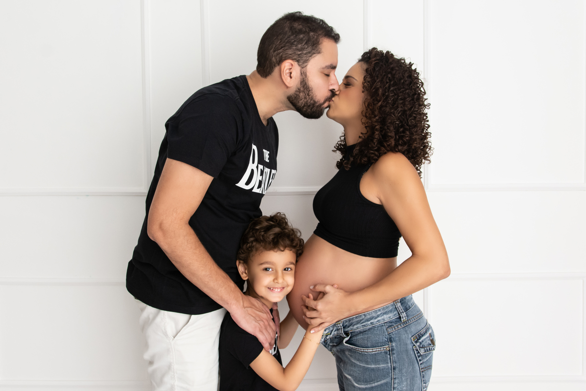 gestante, ensaio gestante, ensaio gestante em estúdio, gestante barra da tijuca, fotografia de gestante na barra da tijuca, ensaio de gestante atemporal, ensaio de gestante casual, ensaio gestante parto e newborn