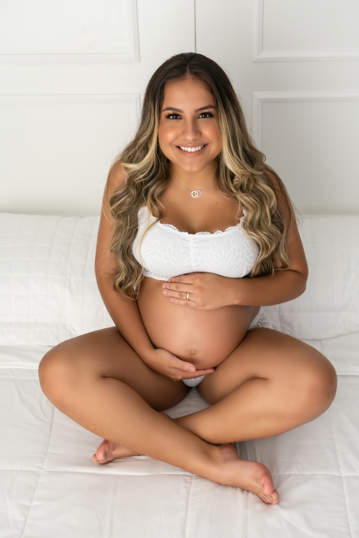 ensaio gestante, gestante barra da tijuca, estúdio barra da tijuca, fotografia de gestante na barra, ensaio de gestante na barra, gestante parto e newborn, ensaio gestante casual e atemporal, newborn barra da tijuca, fotos de gestante, grávida e linda