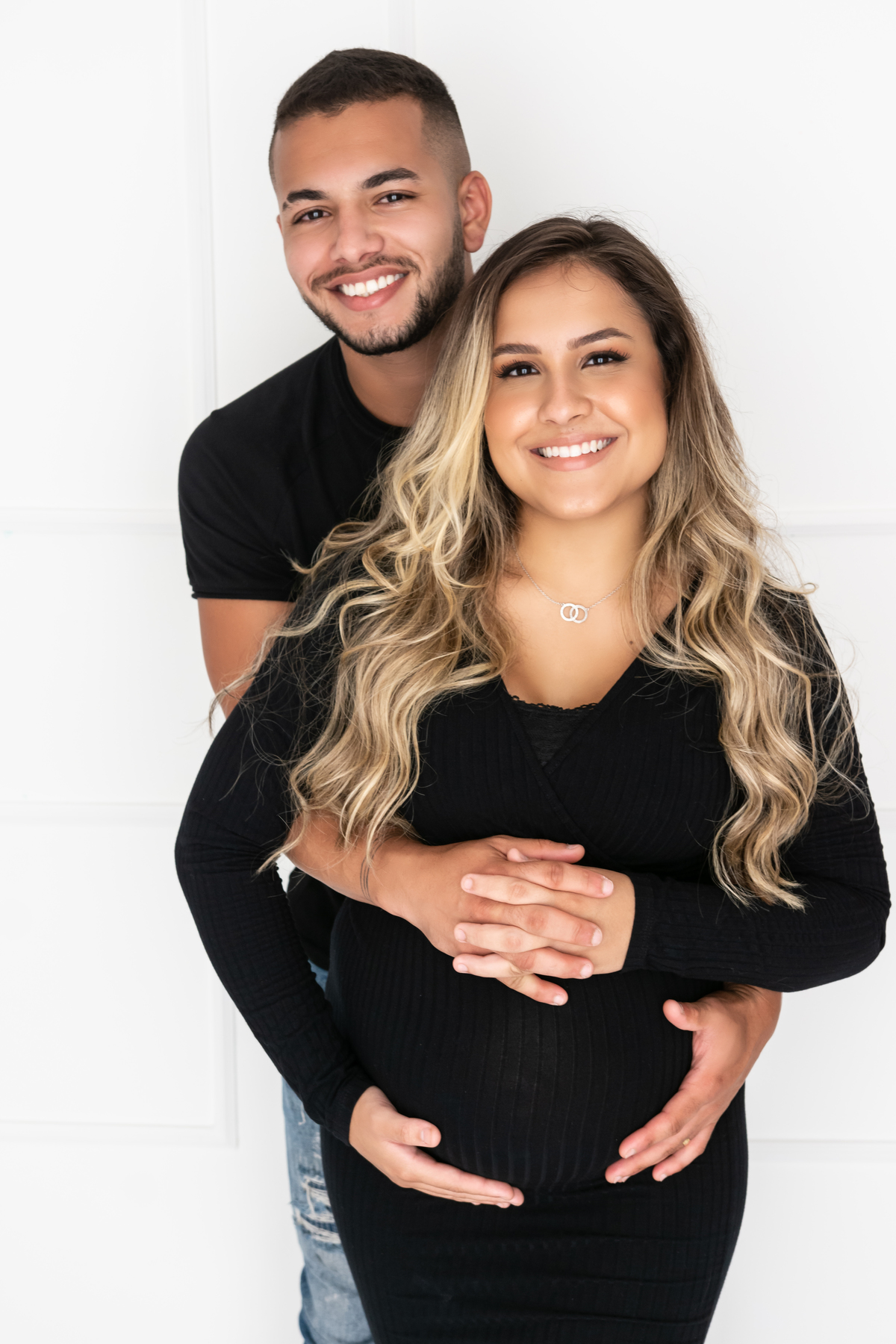ensaio gestante, gestante barra da tijuca, estúdio barra da tijuca, fotografia de gestante na barra, ensaio de gestante na barra, gestante parto e newborn, ensaio gestante casual e atemporal, newborn barra da tijuca, fotos de gestante, grávida e linda