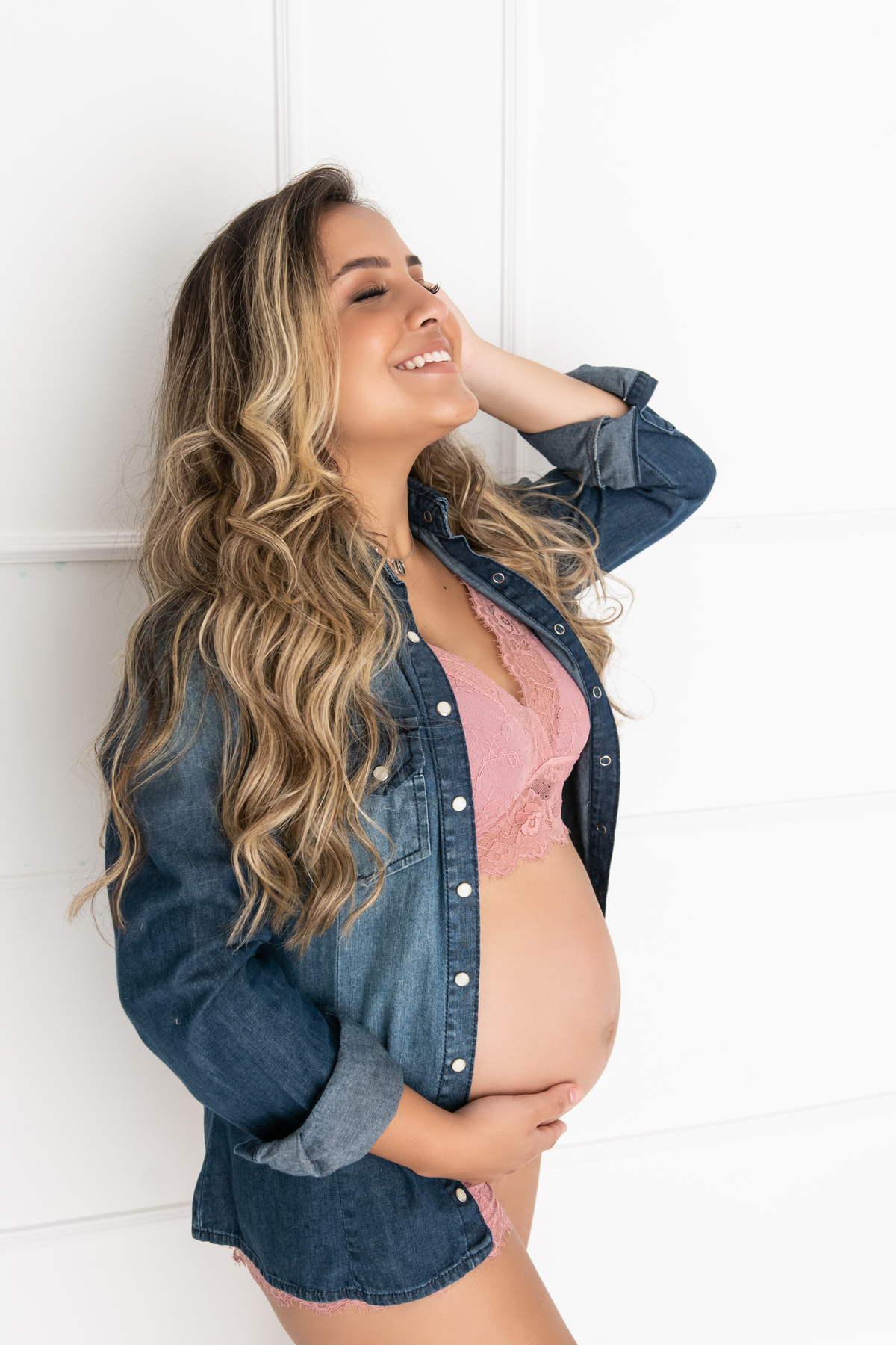 ensaio gestante, gestante barra da tijuca, estúdio barra da tijuca, fotografia de gestante na barra, ensaio de gestante na barra, gestante parto e newborn, ensaio gestante casual e atemporal, newborn barra da tijuca, fotos de gestante, grávida e linda