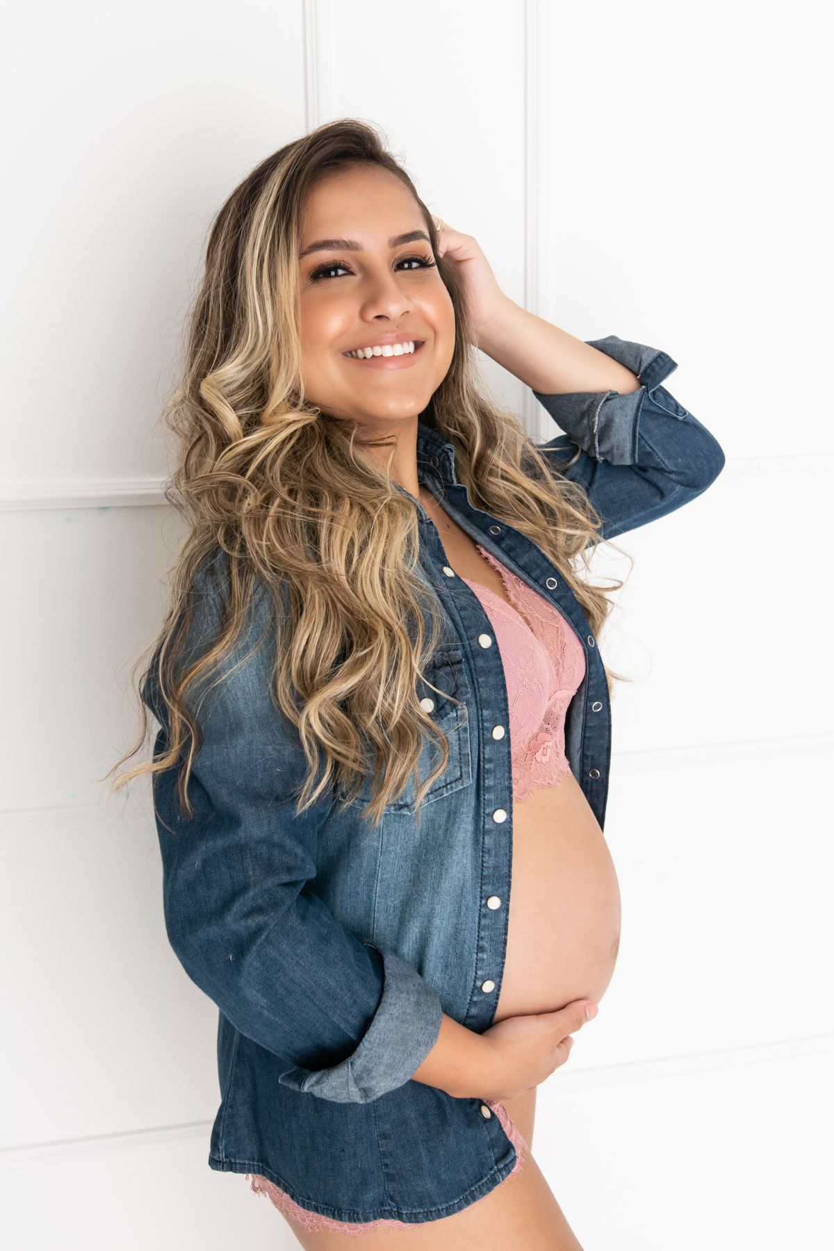ensaio gestante, gestante barra da tijuca, estúdio barra da tijuca, fotografia de gestante na barra, ensaio de gestante na barra, gestante parto e newborn, ensaio gestante casual e atemporal, newborn barra da tijuca, fotos de gestante, grávida e linda