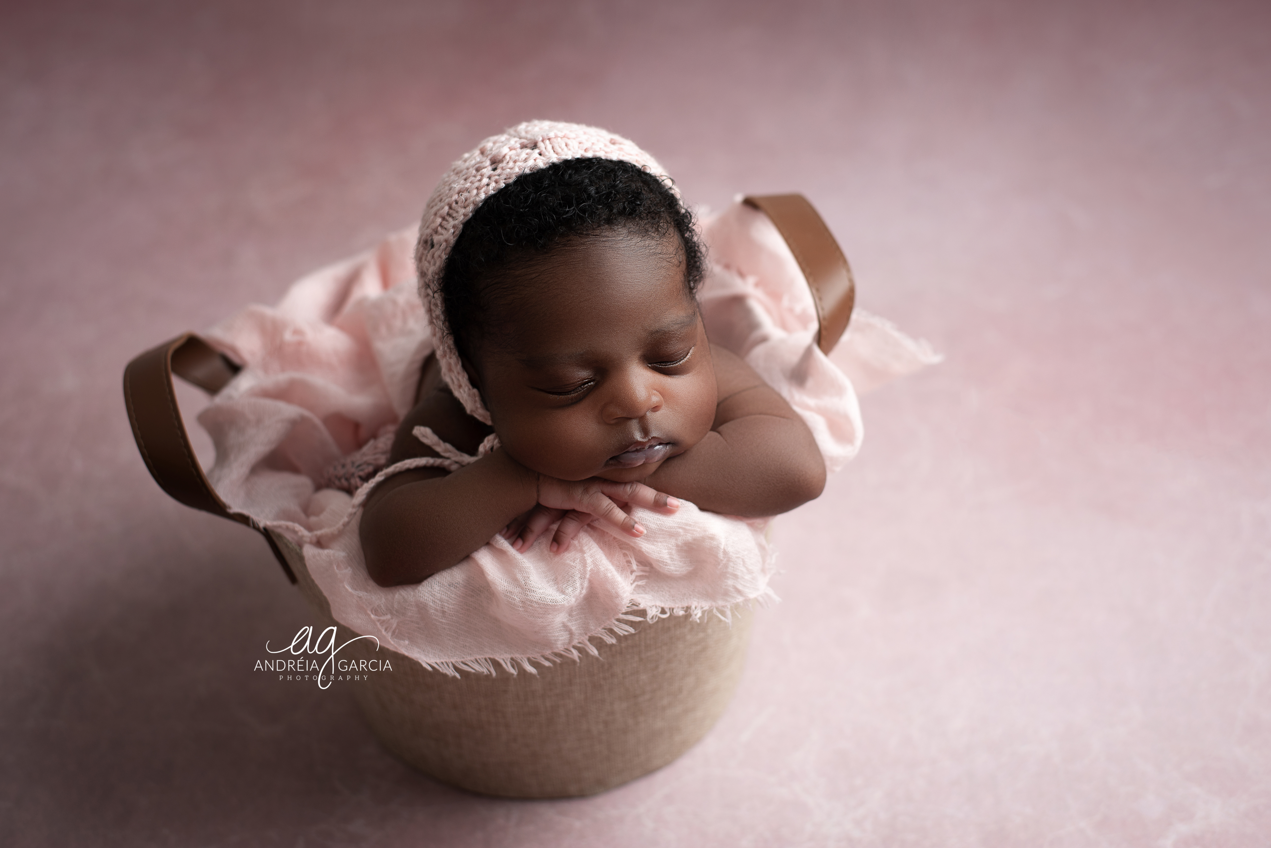Contate Andréia Garcia - Fotografia de Grávida e Newborn - Porto