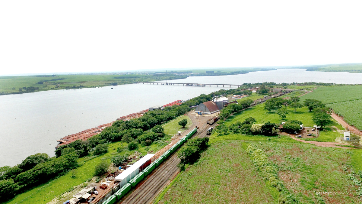 Porto Intermodal em Pederneiras