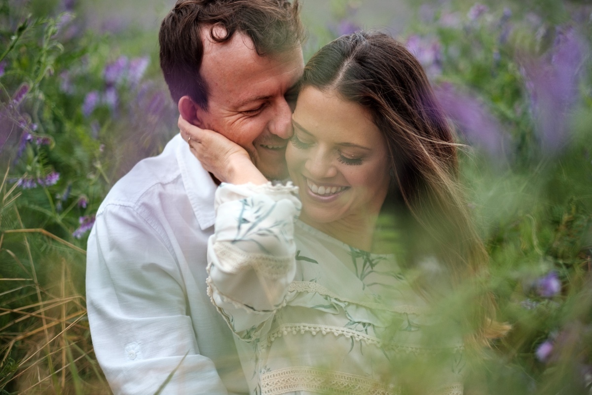 Casal romântico jardim lavanda