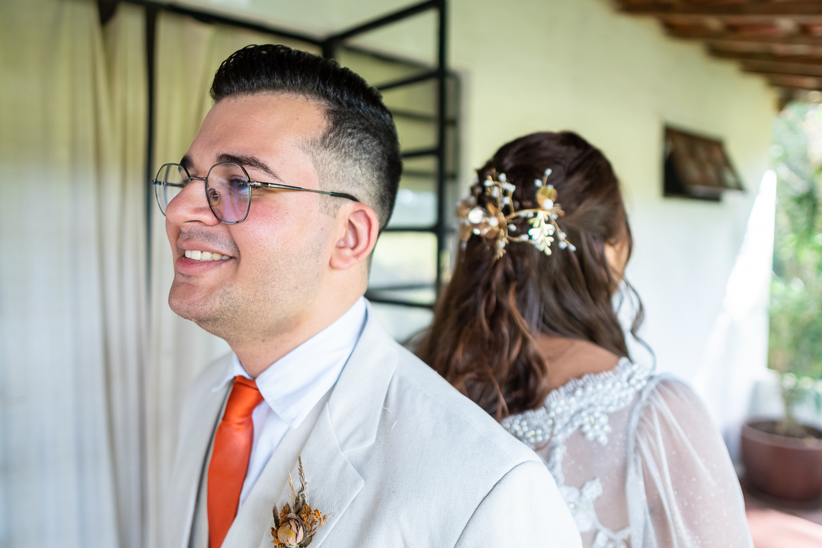 Casamentonocampo.casamentodiurno.casamentoatarde.casamentoacéuaberto.aruja.espaçoverdearuja.fotografodecasamento.fotografiadecasamento.horizontesfotoefilme.