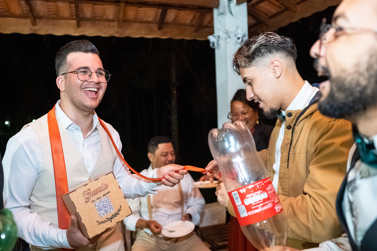 Casamentonocampo.casamentodiurno.casamentoatarde.casamentoacéuaberto.aruja.espaçoverdearuja.fotografodecasamento.fotografiadecasamento.horizontesfotoefilme.