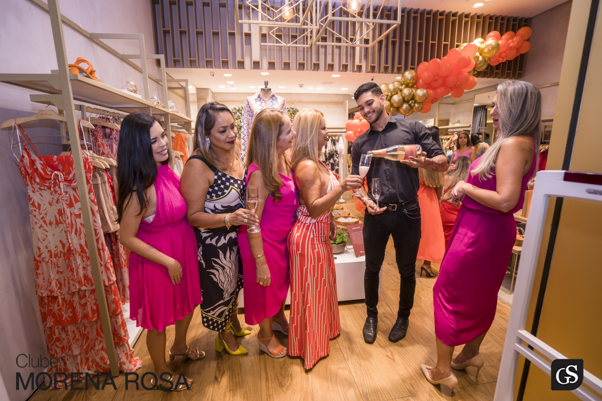 Dando as boas-vindas a uma nova estação, a Clube Morena Rosa BELEM PA BOULEVARD SHOPPING nova coleção,  vibre as cores que existem em você. Em um mix complementar de cores vibrantes e estampas exclusivas que trazem o frescor da temporada,